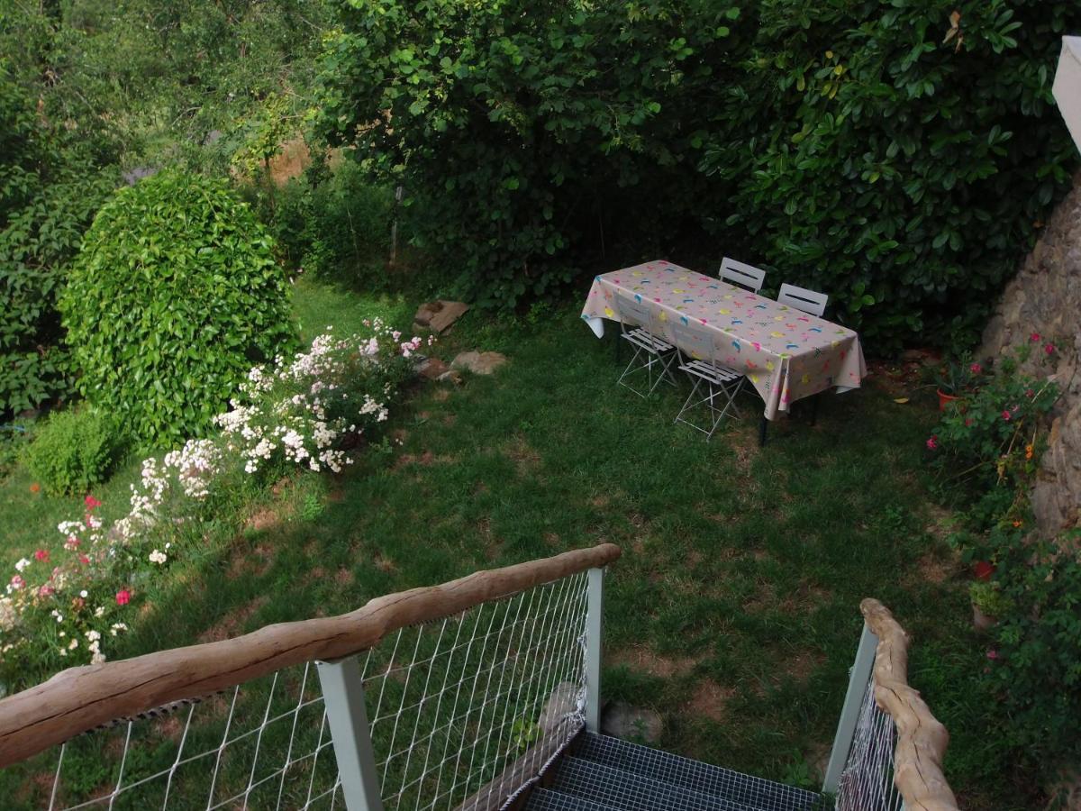 Le Vallon D'Armandine, Gite Ecologique Auvergne Saint-Hilaire  エクステリア 写真