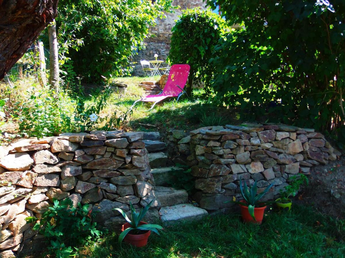 Le Vallon D'Armandine, Gite Ecologique Auvergne Saint-Hilaire  エクステリア 写真