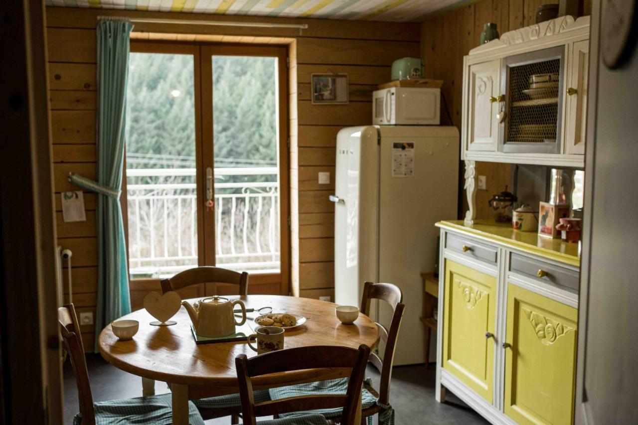 Le Vallon D'Armandine, Gite Ecologique Auvergne Saint-Hilaire  エクステリア 写真